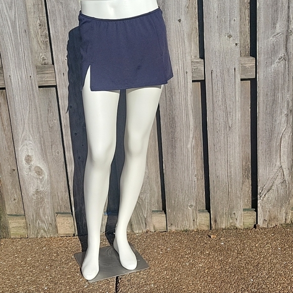Women's Built-in Brief Swim Skirt - Picture 3 of 17